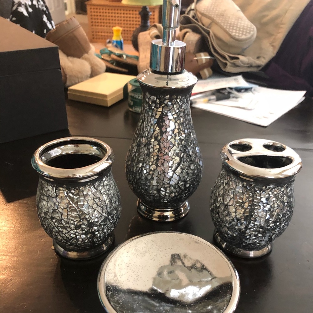Crackled Mirror Bathroom Accessory Set